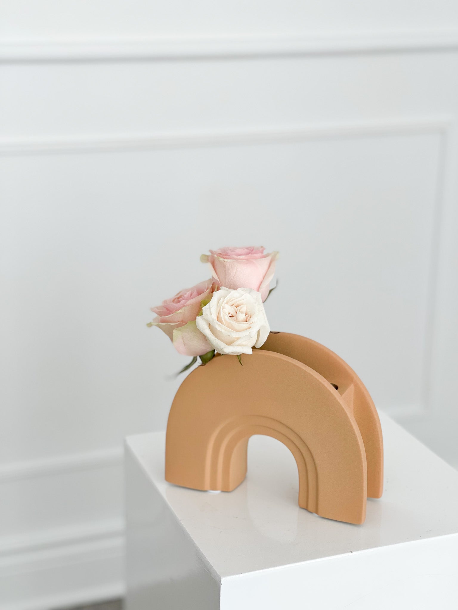 Modern Ceramic Short Arch Vase