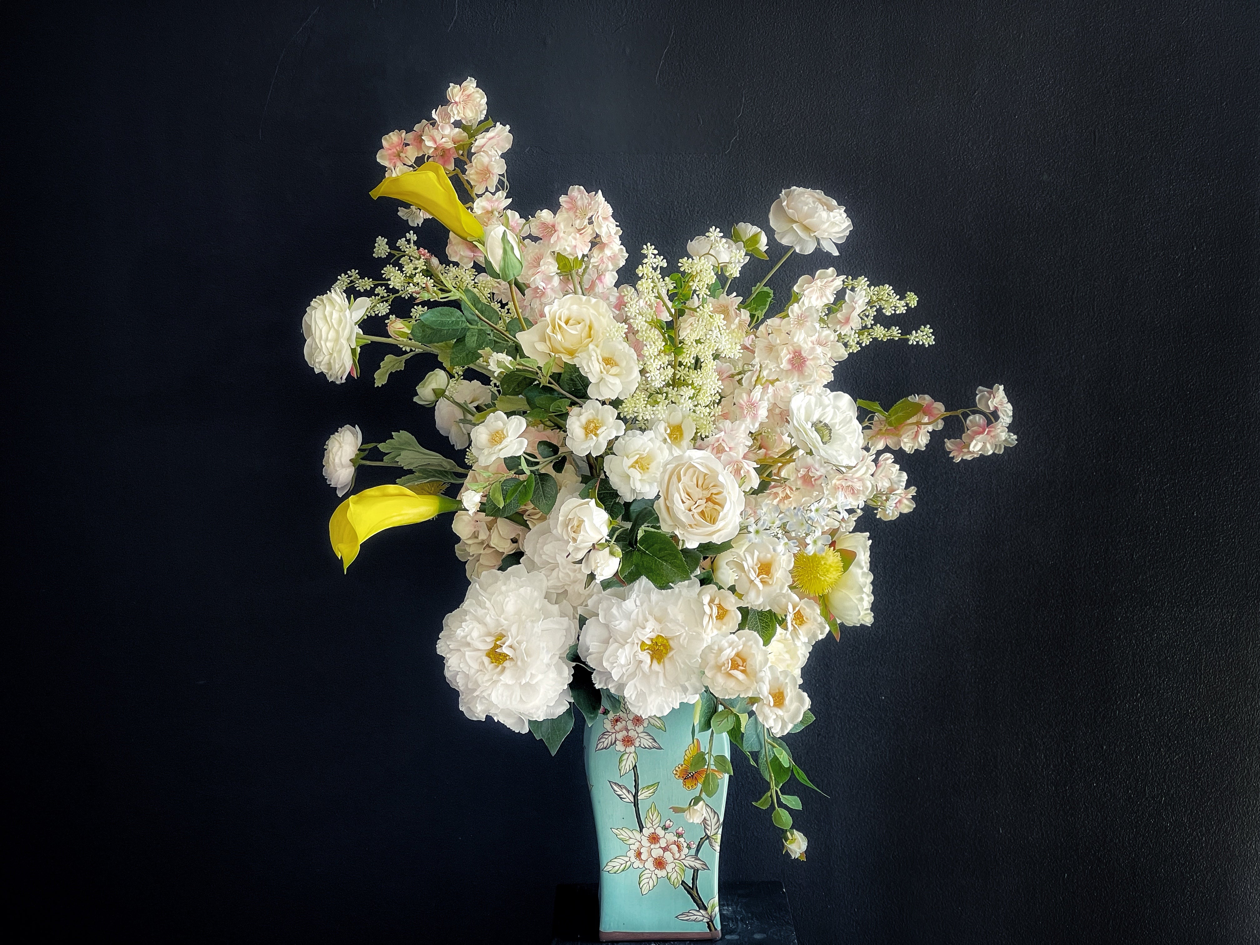 Customized Floral Arrangement - Redoute No.8