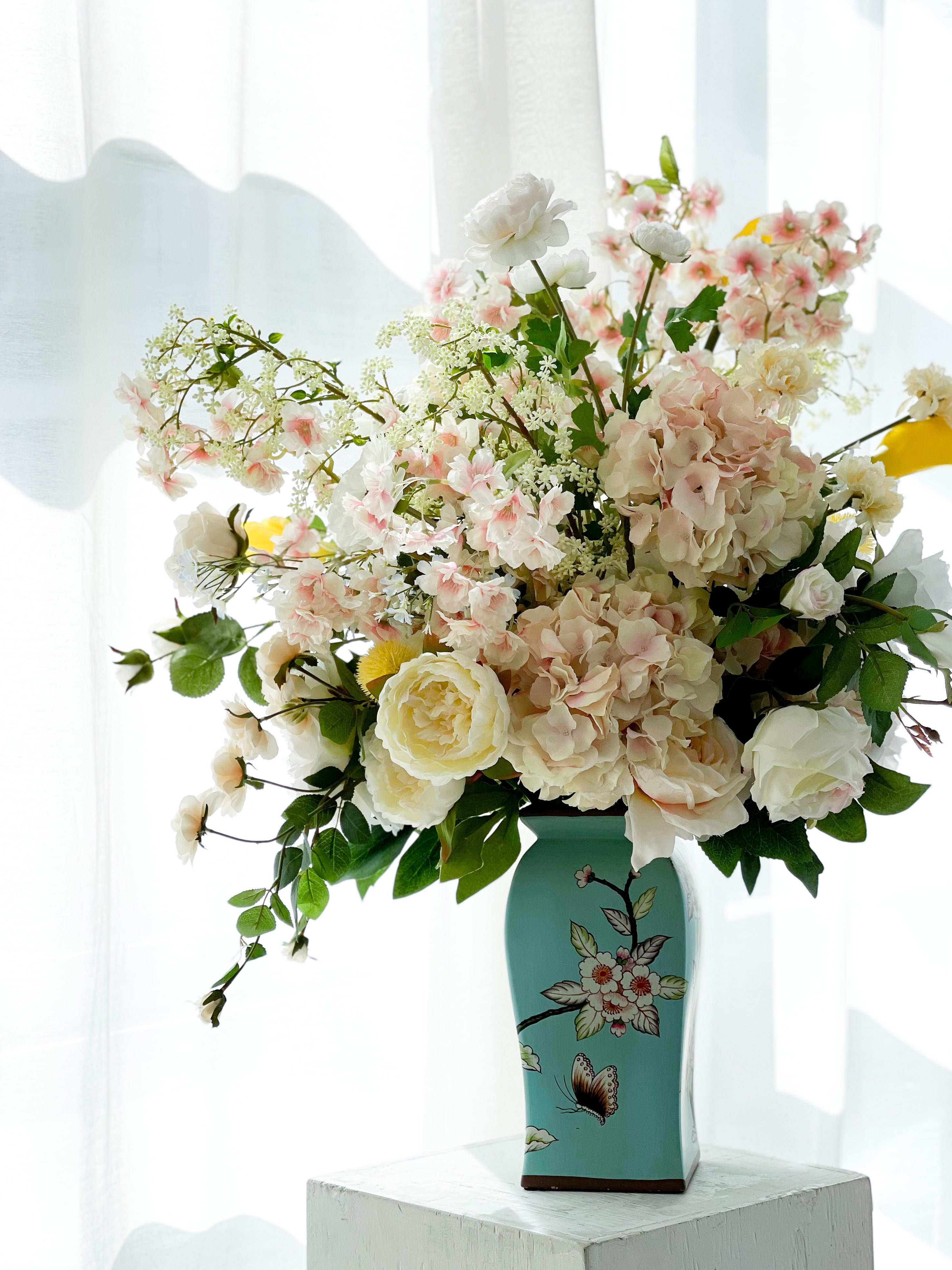 Customized Floral Arrangement - Redoute No.8