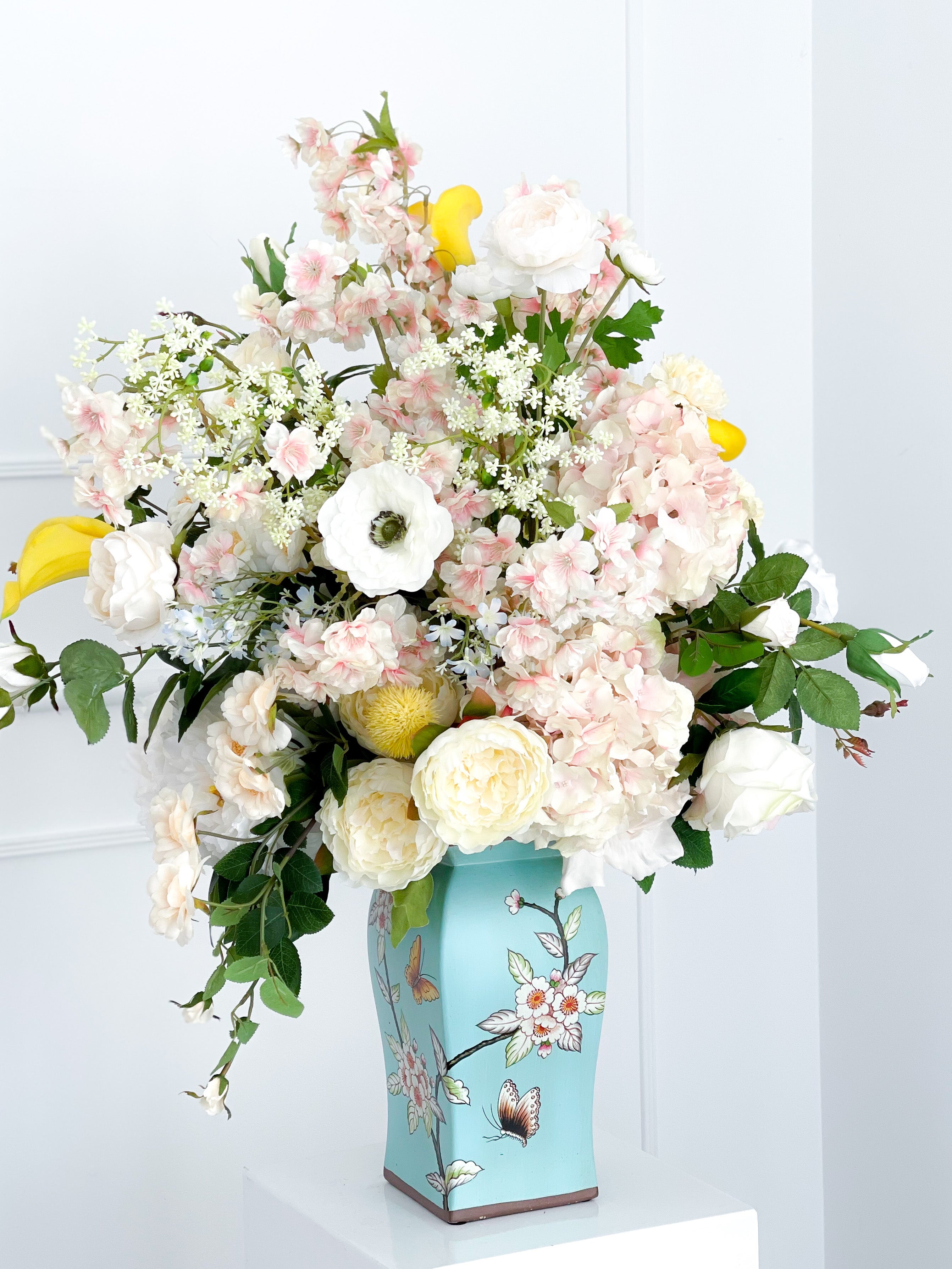 Customized Floral Arrangement - Redoute No.8